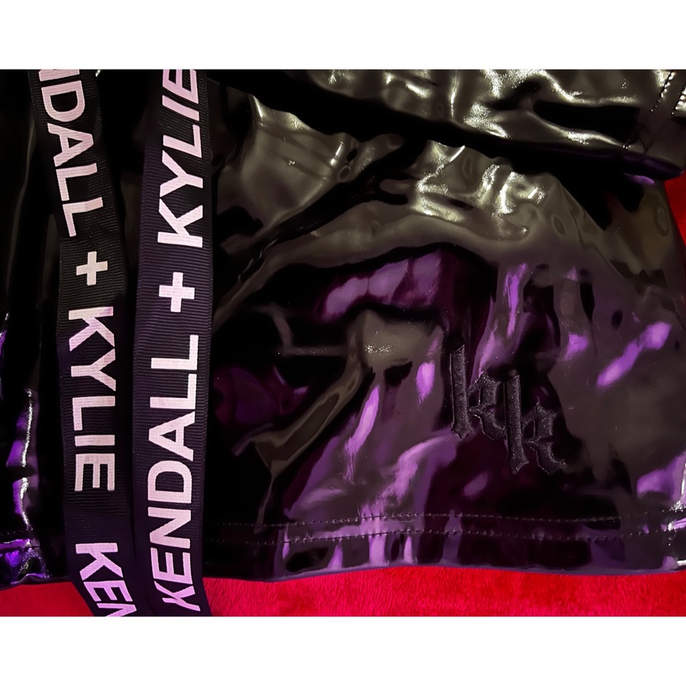 Kendall + Kylie Shiny Sweatshirt - Picture 10 of 12